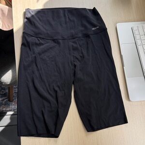 NEIWAI Women's Black Bike Shorts
